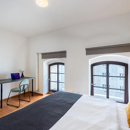 Apartment With Balcony And Parking Near The Prague Museum Exterior foto