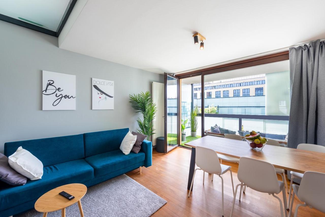 With Balcony And Parking Near The Museum Apartment Prague