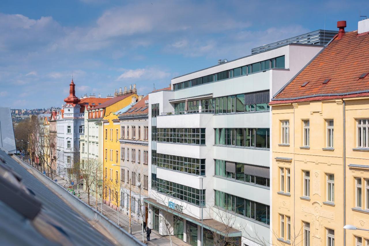 With Balcony And Parking Near The Museum Prague