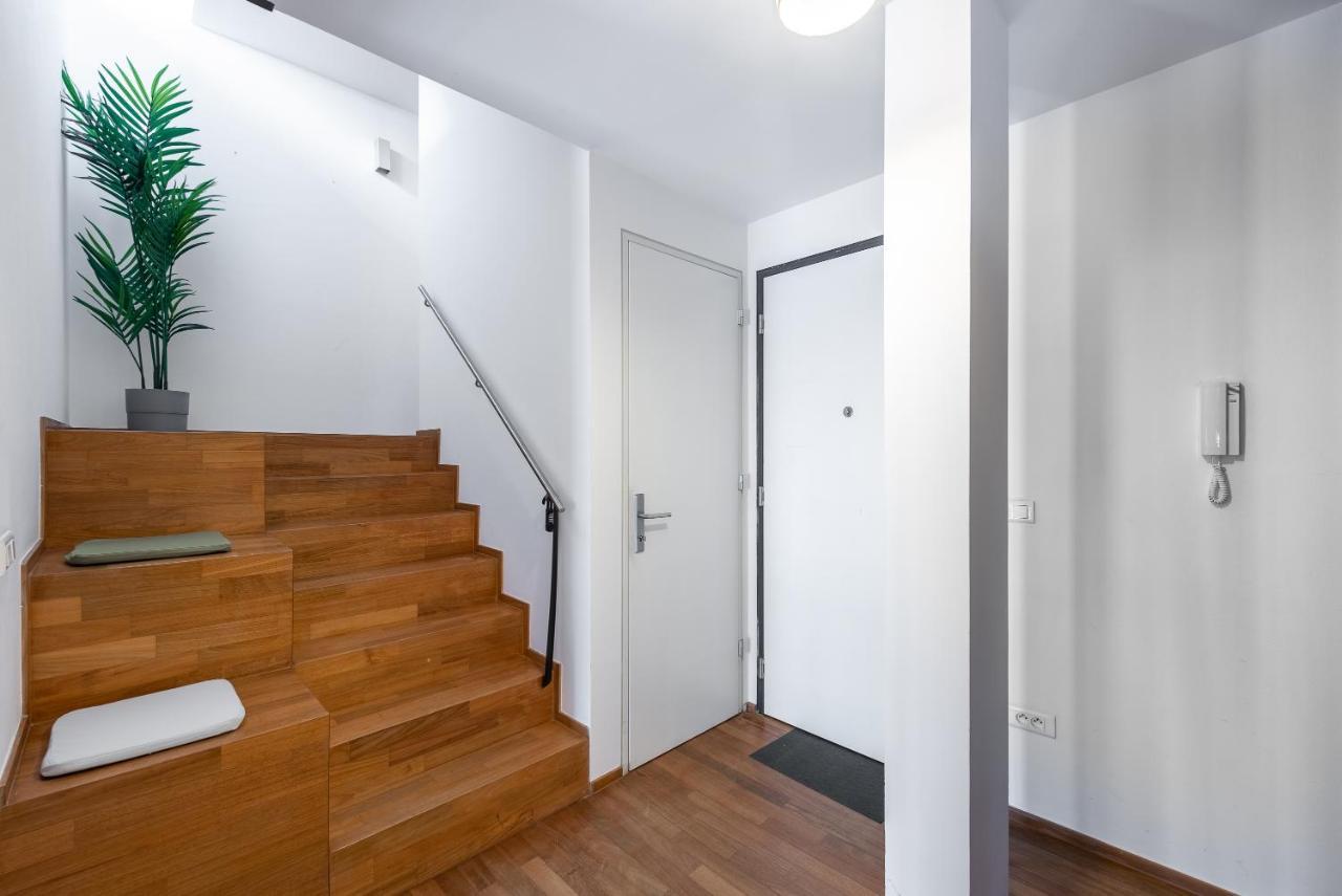 With Balcony And Parking Near The Museum Apartment Prague